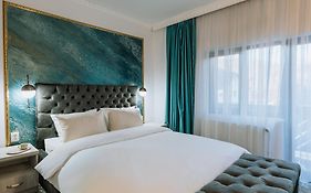 Suru Hotel&Restaurant